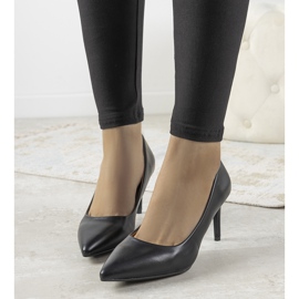 Černé klasické lodičky na jehlovém podpatku Isla černá 1