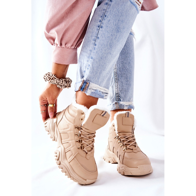 PM1 Dámské béžové izolované hareshawské lapače béžový 1