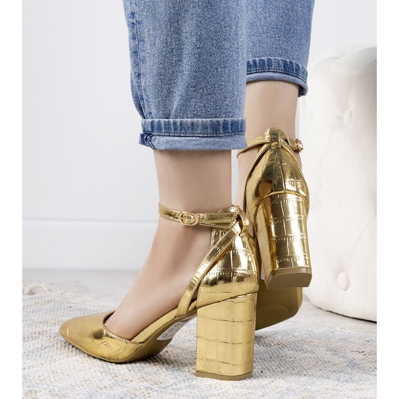 Zlaté lodičky na Daviesově pilíři zlatý 1 Zlaté lodičky na Daviesově pilíři zlatý 1