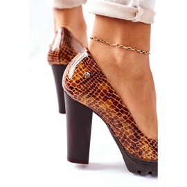 Kožená čerpadla na baru Maciejka 02629-50 lakovaná ruda hnědý 3