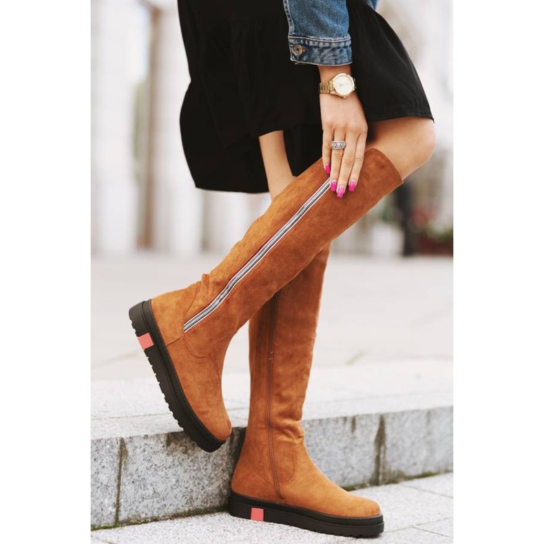 Velbloudí ploché zdobené kozačky Liana hnědý 1 Velbloudí ploché zdobené kozačky Liana hnědý 1