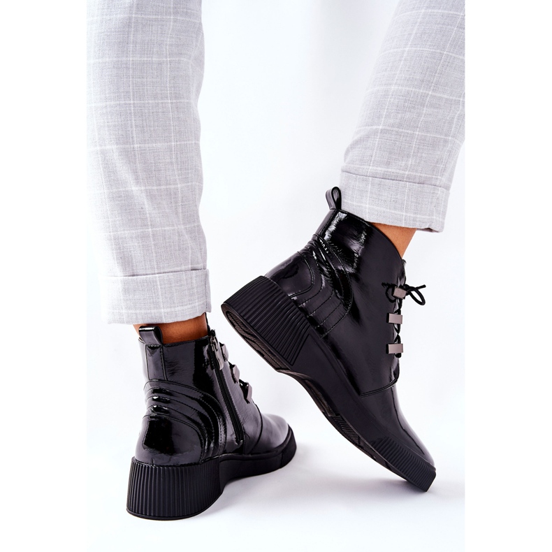 S.Barski Černé lakované pracovní boty Vica černá 2