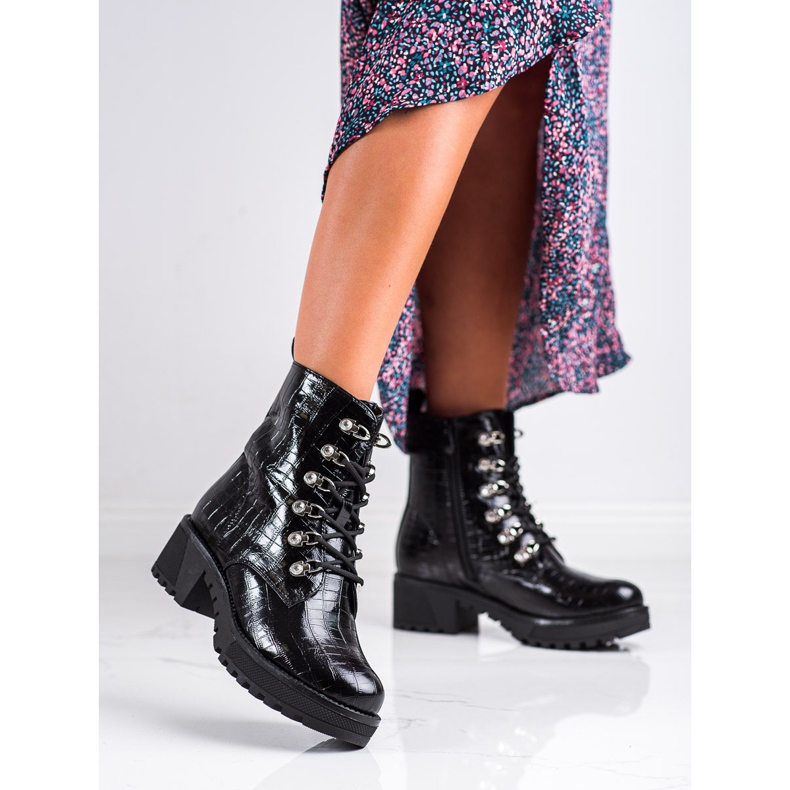 Bestelle Stylově izolovaní pracovníci černá 2