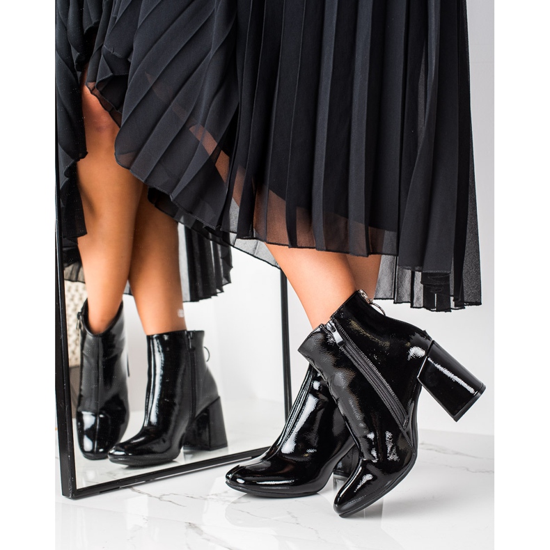 Lucky Shoes Lakované boty na sloupku černá 2