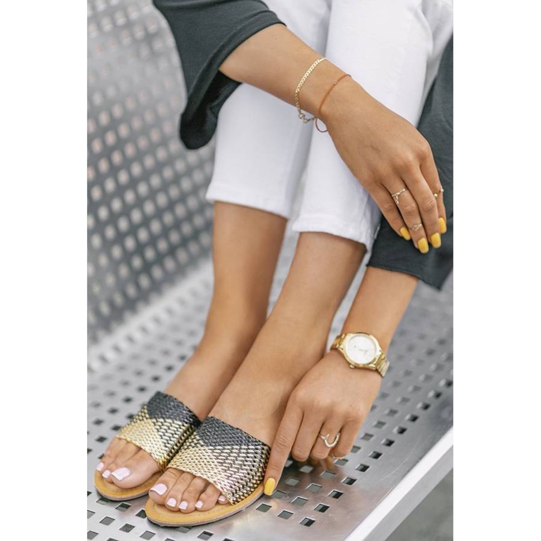 Černé a zlaté pantofle Glam Star černá 1