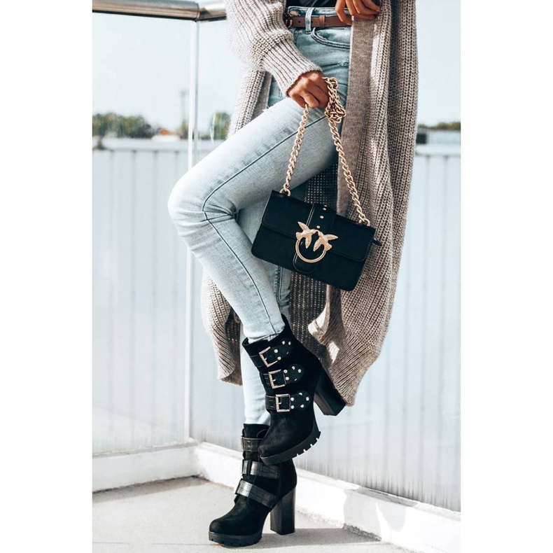 Černé boty na sloupku Corgi černá 1