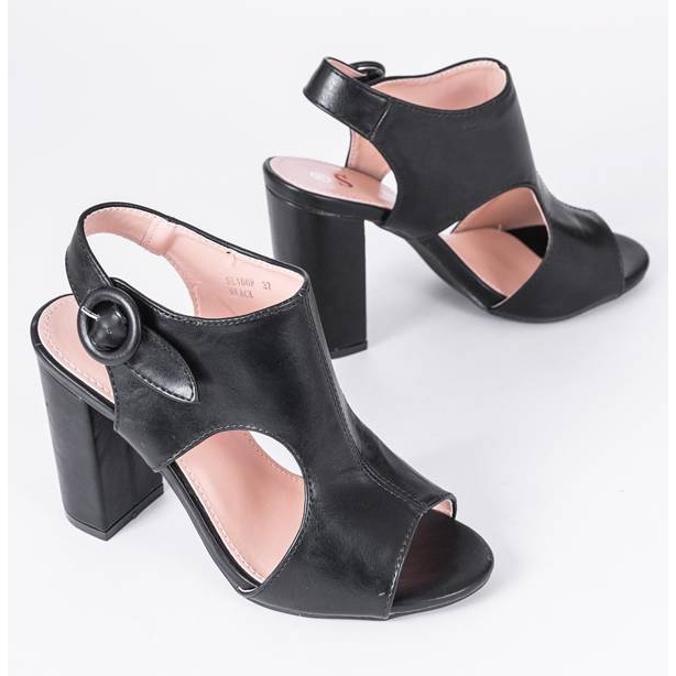 Černé sandály na postu Caitlin černý 1