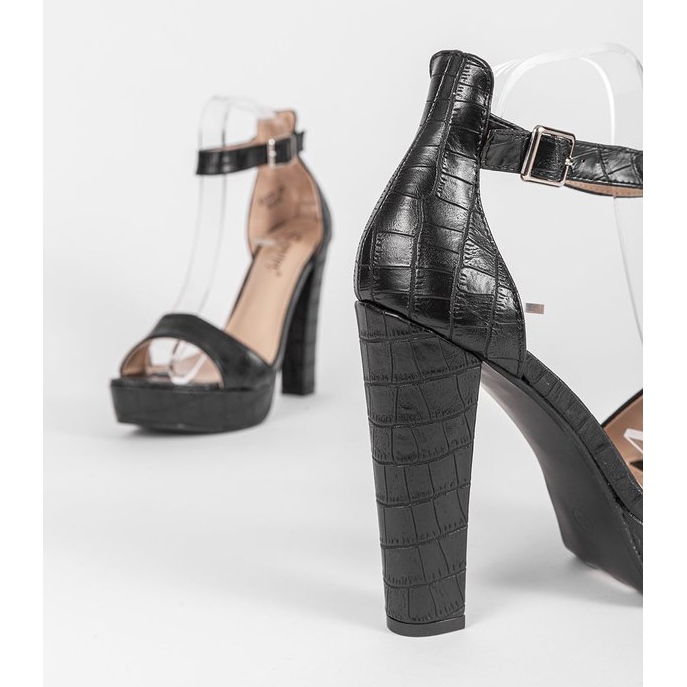 Černé sandály na sloupku Dolores černá 2