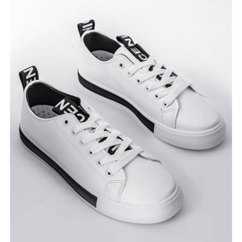 Alisoniny bílé tenisky na ploché podrážce bílý černý 1
