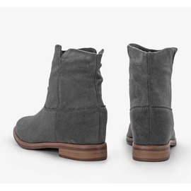 Šedé boty na vnitřním klínu Veni šedá 2