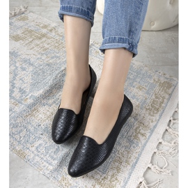 Černé balerínky ve vzoru krokodýlí kůže Aupra černá 1 Černé balerínky ve vzoru krokodýlí kůže Aupra černá 1