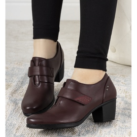 Kaštanové brogues na postu Biermanna červený vícebarevný 1