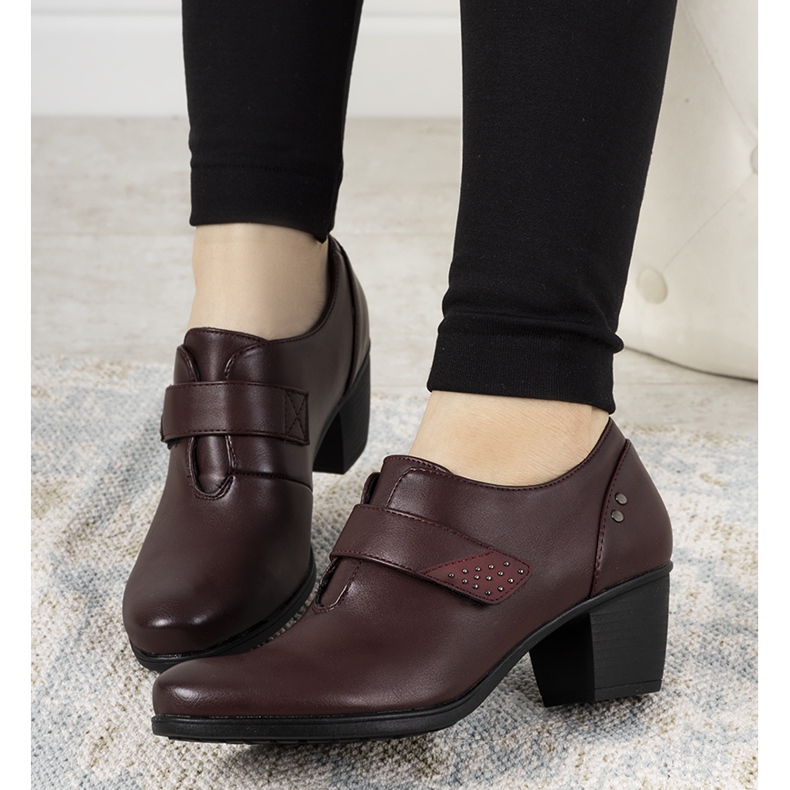 Kaštanové brogues na postu Biermanna červený vícebarevný 1