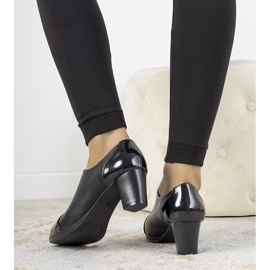 Černé boty na postu Villarealu černý 1