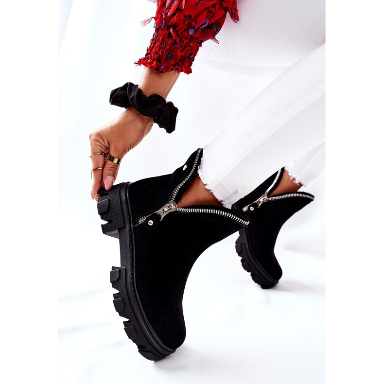 FI1 Dámské černé semišové kozačky s výřezy černá 2 FI1 Dámské černé semišové kozačky s výřezy černá 2