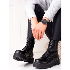 Evento Černí lovci na platformě černý 1