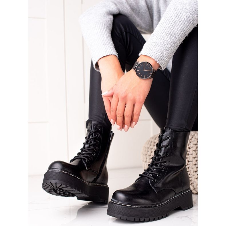 Evento Černí lovci na platformě černý 1