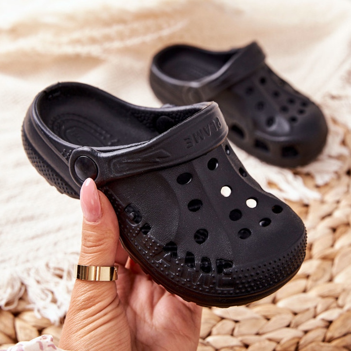 Flameshoes Dětské domácí pantofle Black Kroks černá 2