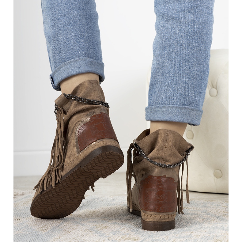 Béžové dámské kozačky ve stylu boho Maral béžový 1