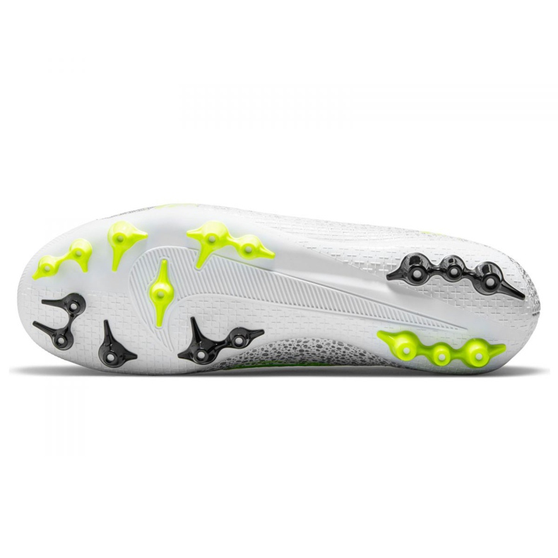 Kopačky Nike Superfly 8 Academy Ag M CV0842-107 stříbro 1