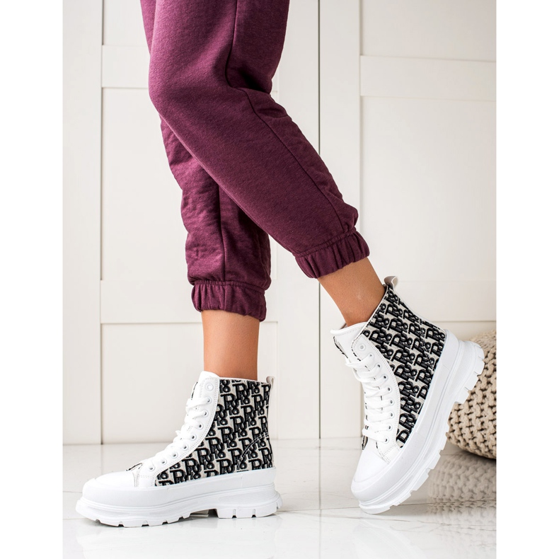 TRENDI Vysoké bílé módní tenisky bílý černý 1