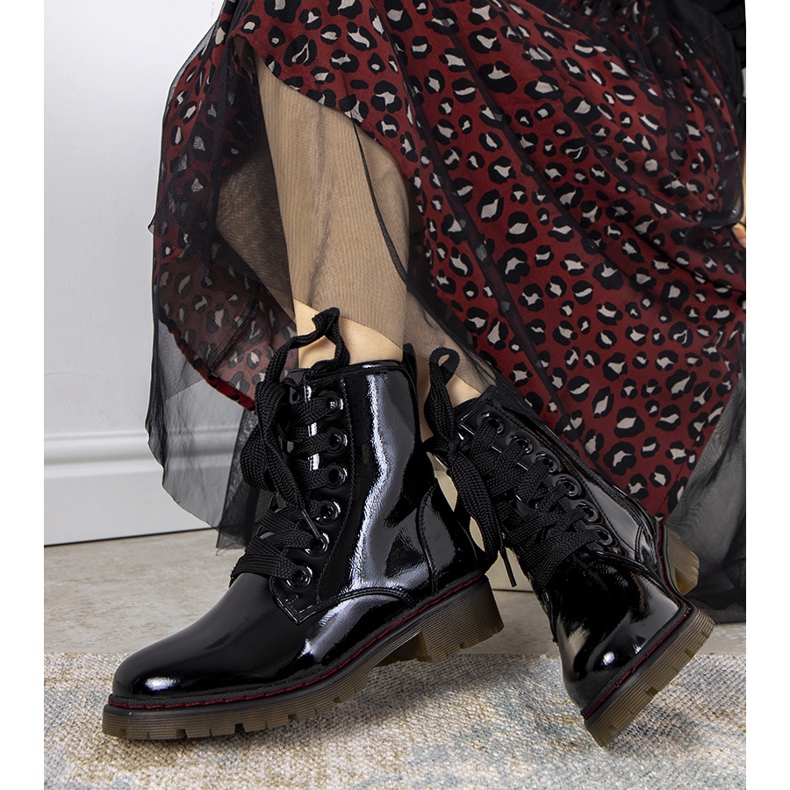 Evento Černé lakované kozačky Delphine černá 1