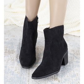 Černé kovbojské boty s vložkami hadí kůže Babette černá 1 Černé kovbojské boty s vložkami hadí kůže Babette černá 1