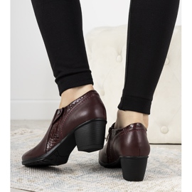 Burgundsko brogues na Bohmově postu červený 1
