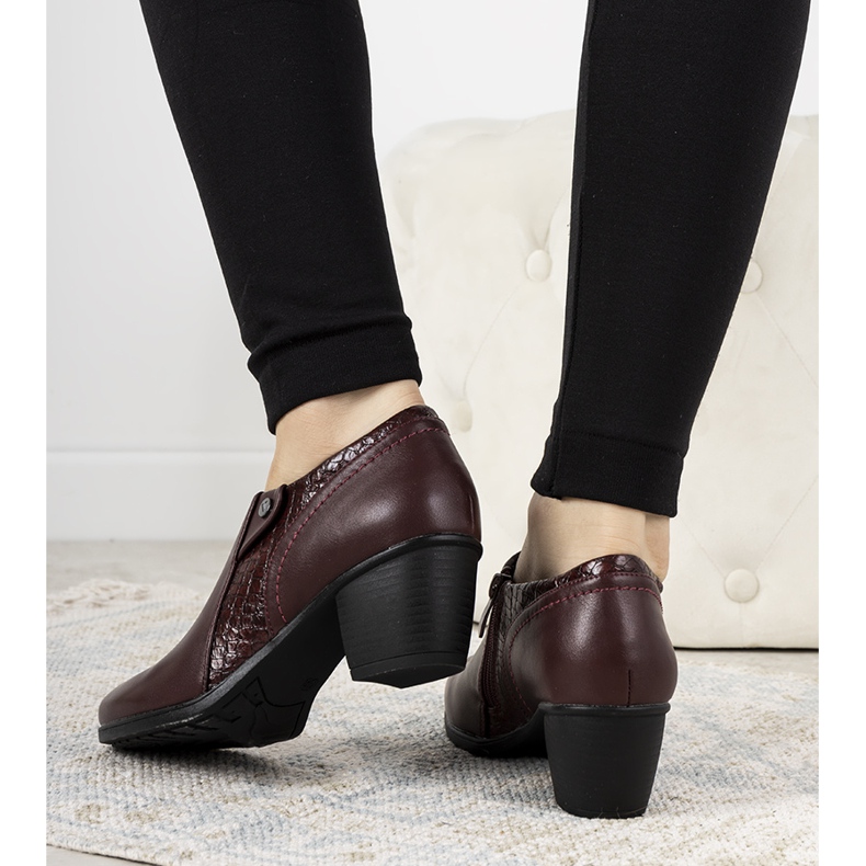 Burgundsko brogues na Bohmově postu červený 1