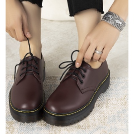 Kaštanové brogues na tlusté Ronde podrážce červený 1