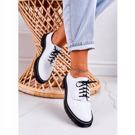 Dámské kožené boty Oxfords Maciejka lakované bílé 04087-11 bílý 3