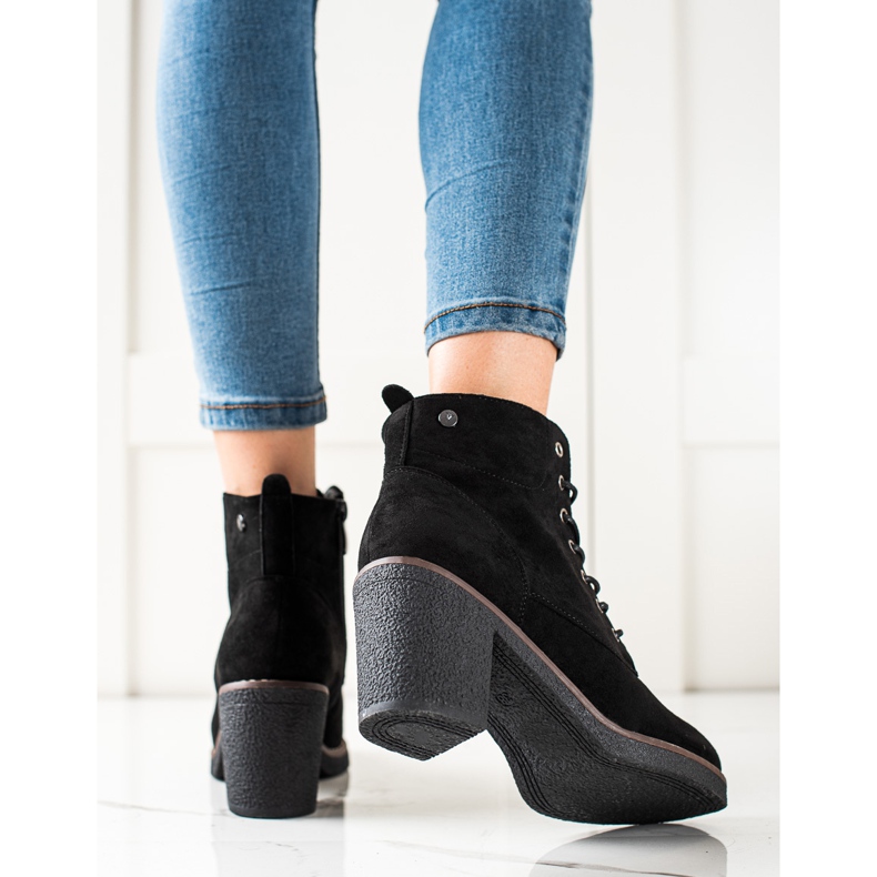 TRENDI Šněrovací kotníkové boty černá 1