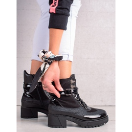 Queen Vivi Styloví černí dělníci černý 2