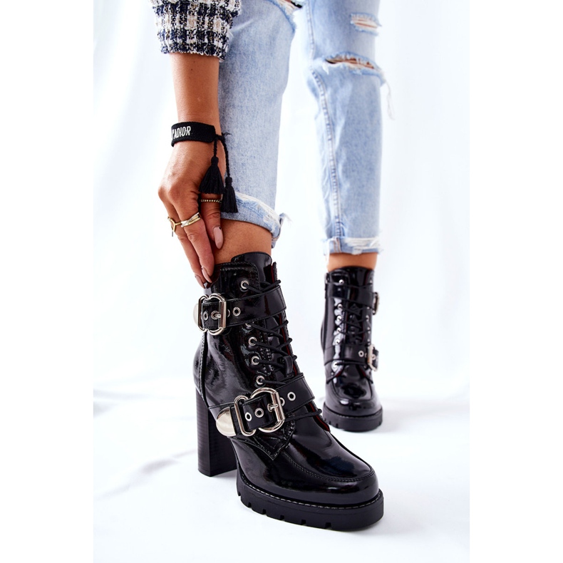 Lakované boty na baru Black Flaris se sponou černá 1