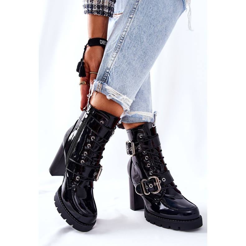 Lakované boty na baru Black Flaris se sponou černá 2