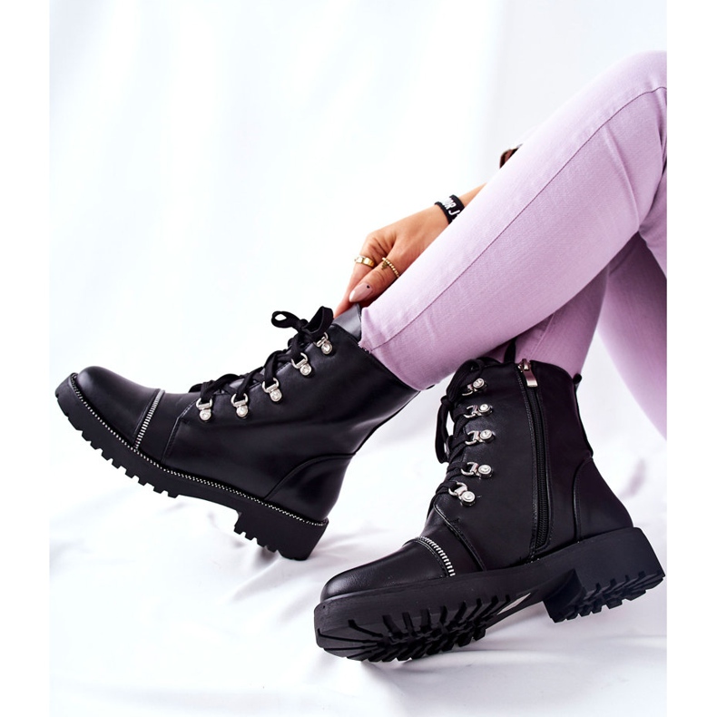 PG1 Klasické černé kožené boty Daiane s vázáním černá 1