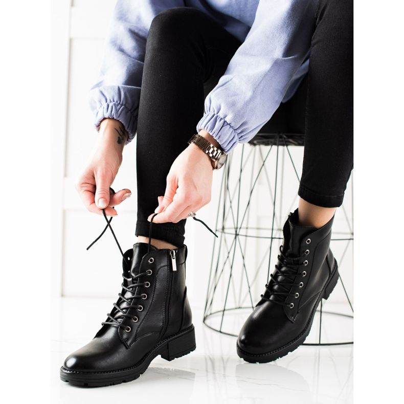 W. Potocki Černé pastičky vyrobené z eko kůže Potocki černá 2