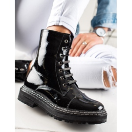 Módní lakované kozačky černý 1