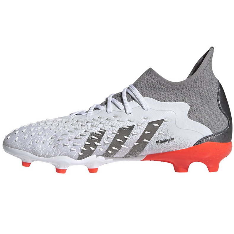 Kopačky Adidas Predator Freak.1 Fg Jr FY6260 vícebarevný bílý 1 Kopačky Adidas Predator Freak.1 Fg Jr FY6260 vícebarevný bílý 1