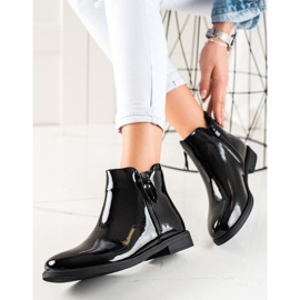 TRENDI Klasické lakované kozačky černá 2