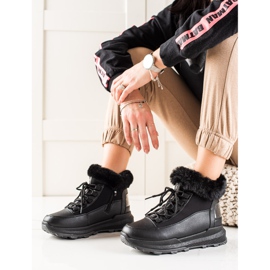 TRENDI Černé sněhové boty s kožešinou černá 1