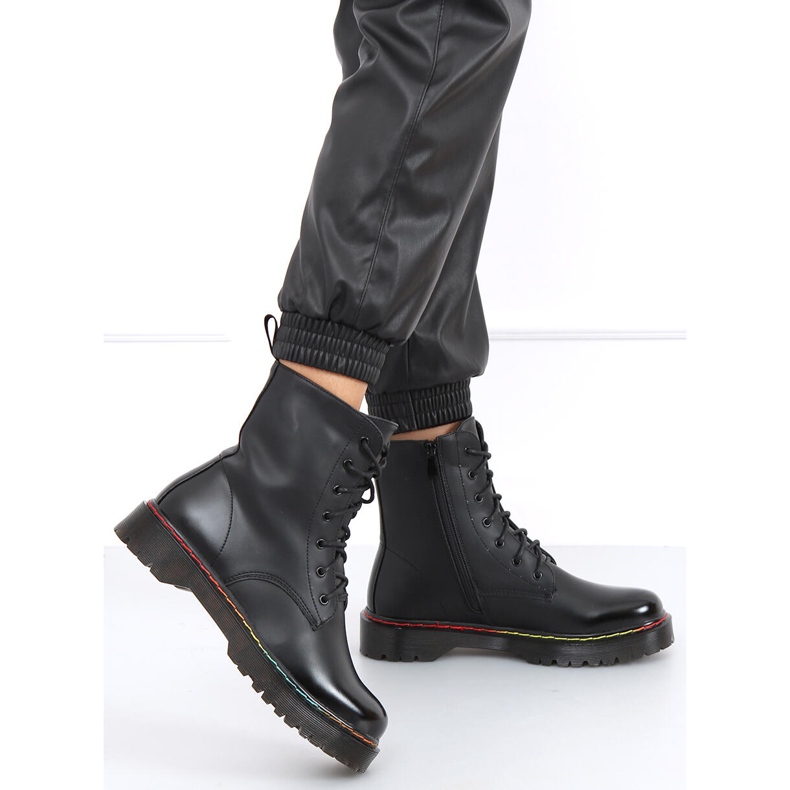 Martensiaki s barevnou nití Ohio Black černá 1