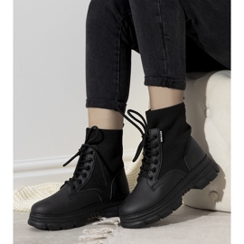 Černé dámské boty značky Laurie černá 1