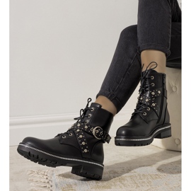 Černé zateplené kozačky od Joann černý 1