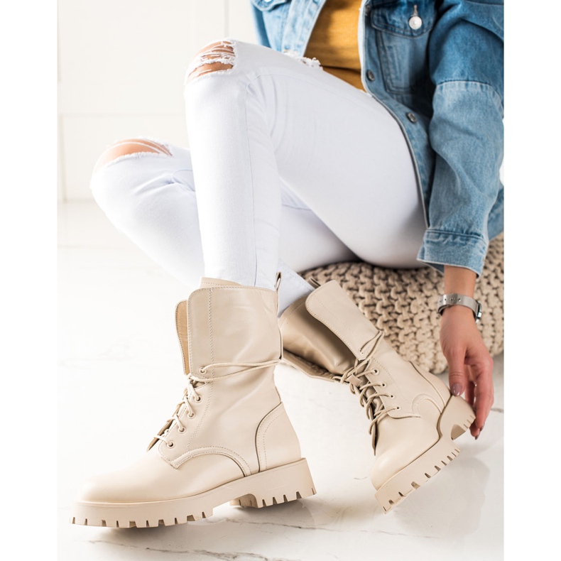 TRENDI Klasické vysoké Trappery béžový 2 TRENDI Klasické vysoké Trappery béžový 2