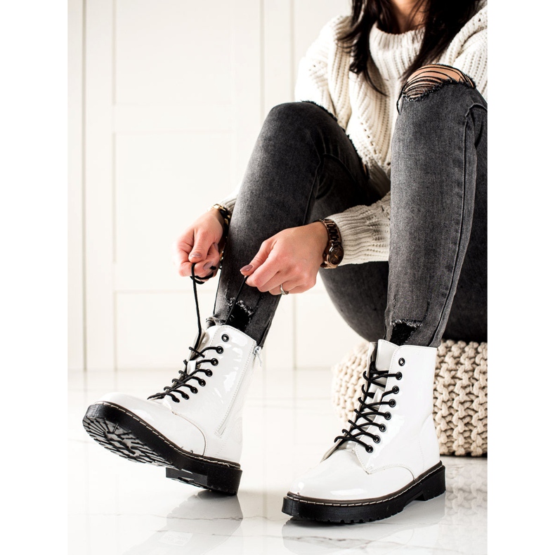 TRENDI Bílé zateplené kozačky bílý 2