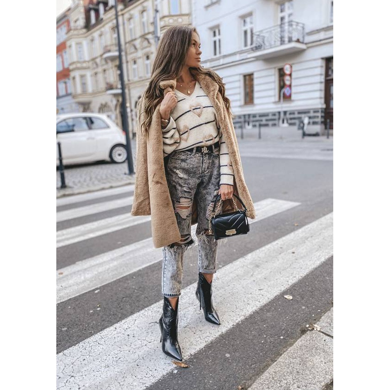 Černé embosované kozačky na Cro podpatku černá 1 Černé embosované kozačky na Cro podpatku černá 1