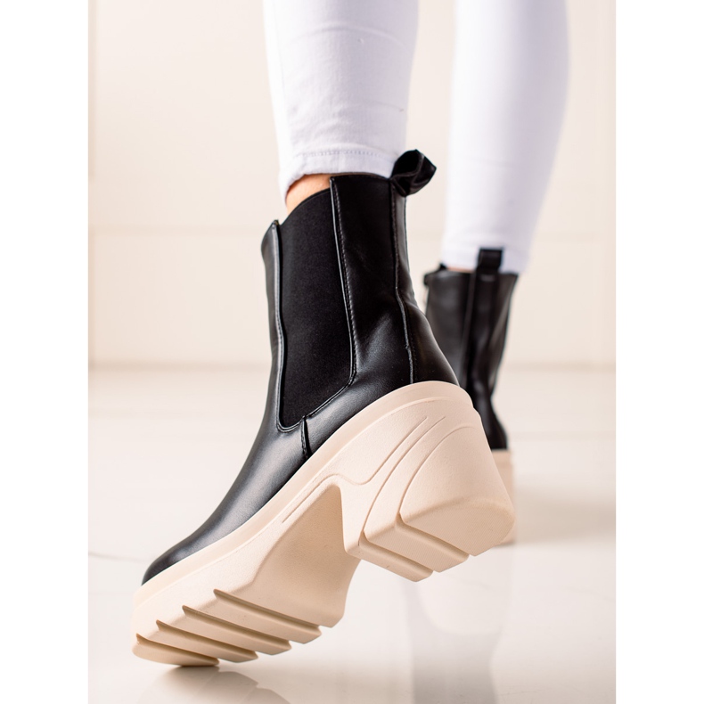 TRENDI Boty Na Béžové Platformě černá 1