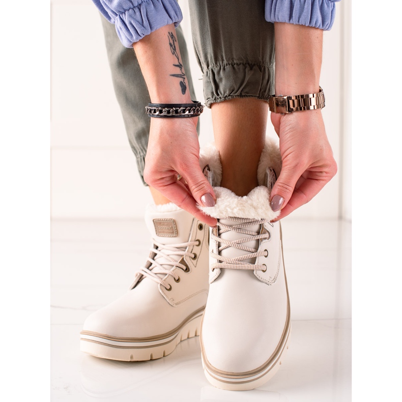 Goodin Trapery na platformě béžový 1