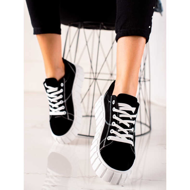 TRENDI Černé tenisky na platformě černý 1